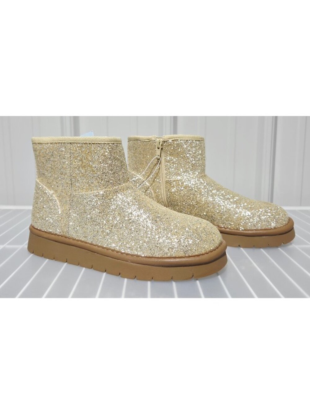 Cat & Jack Honor Big Girls' Gold Glitter & Faux Fur Lined Ankle Boots